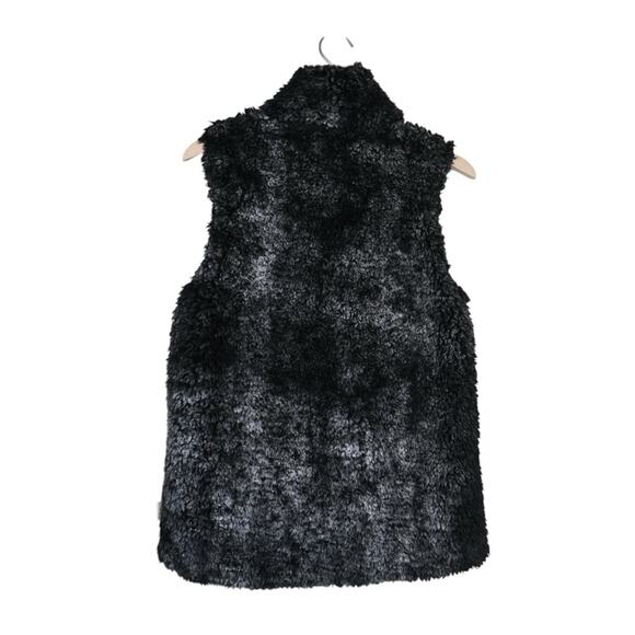 Simply Southern Womens S Faux Fur Sherpa Sleeveless Vest - Picture 2 of 10